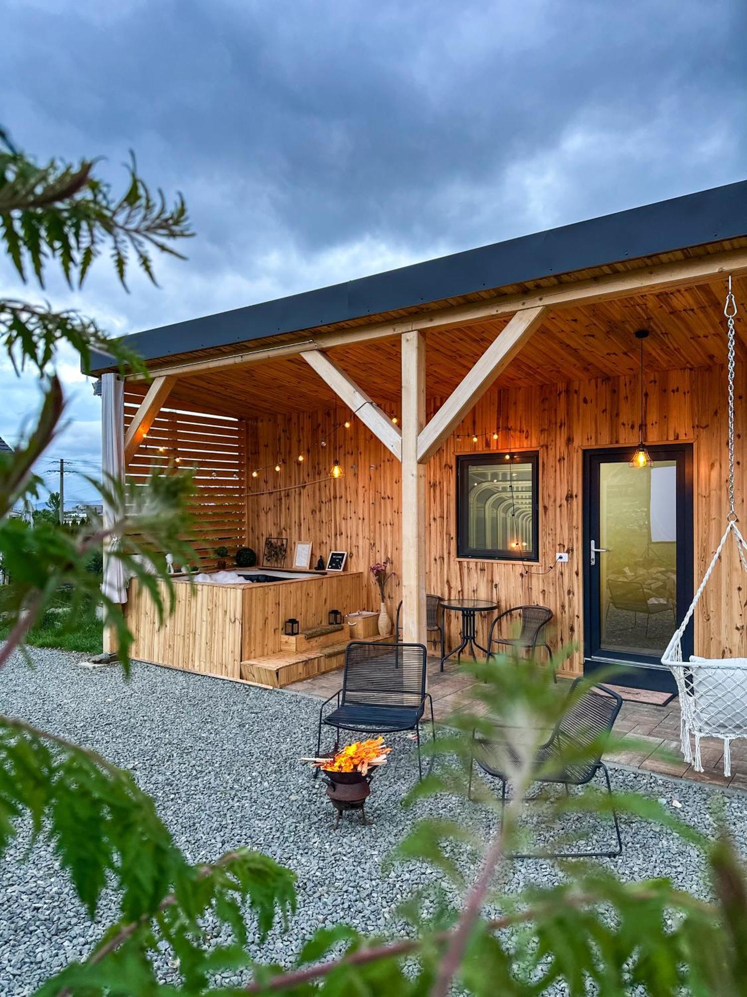 Kubiq Transalpina Villa Petresti Eksteriør bilde